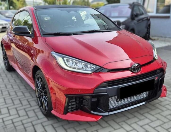 Toyota Yaris 1