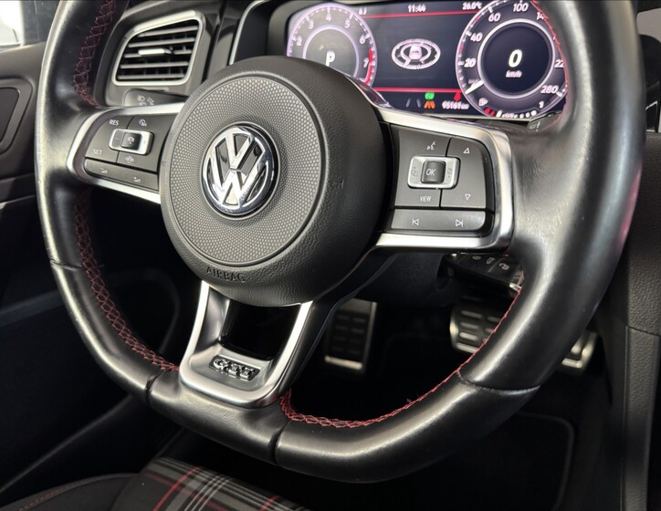 Volkswagen Golf 43