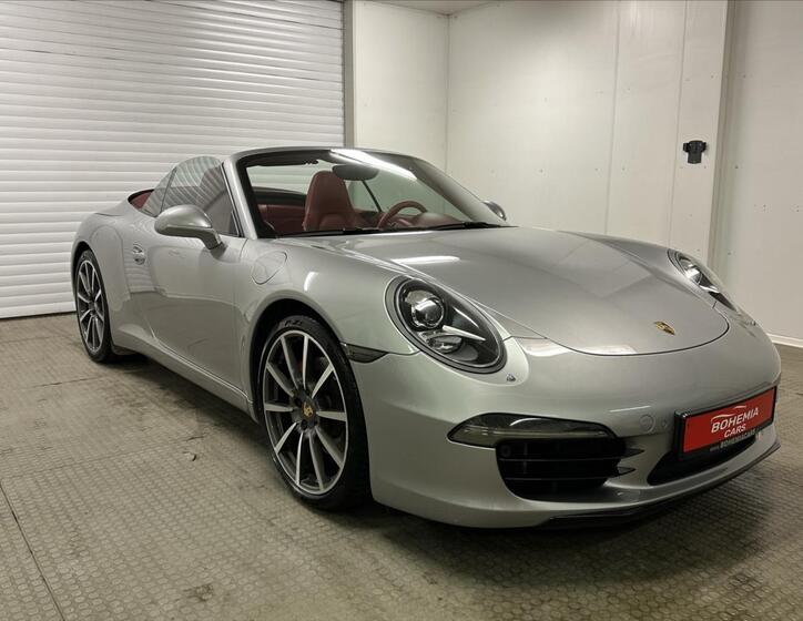 Porsche 911 8