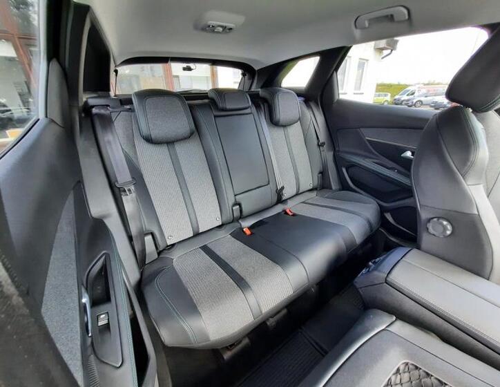 Peugeot 3008 5