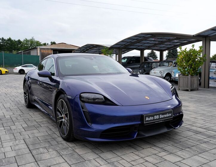 Porsche Taycan 8
