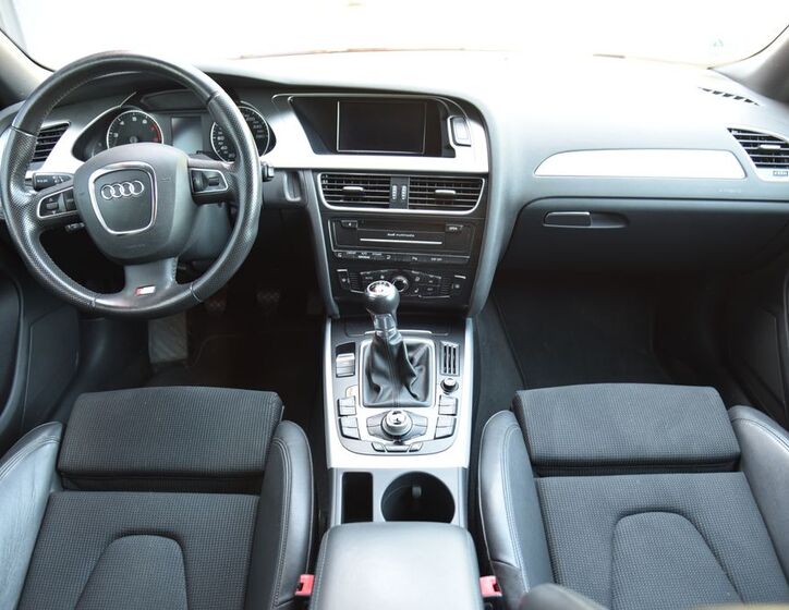 Audi A4 25
