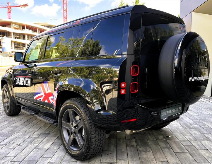 Land Rover Defender 4