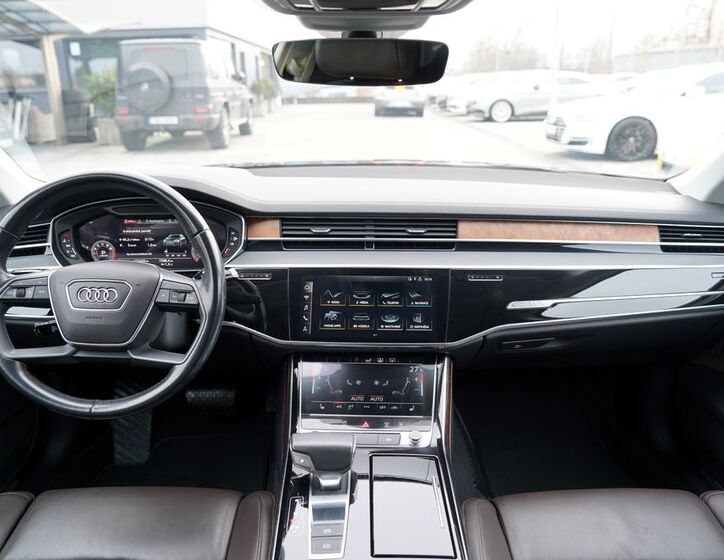 Audi A8 28