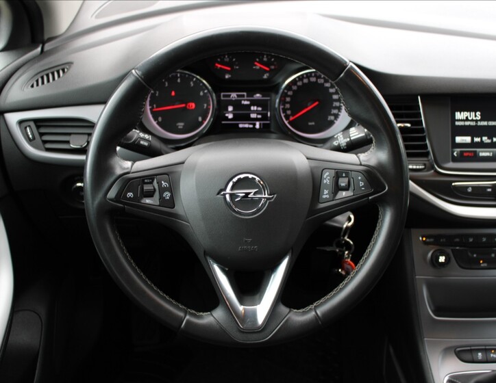 Opel Astra 9