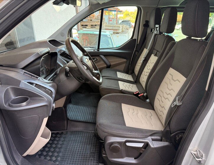Ford Transit Custom 11
