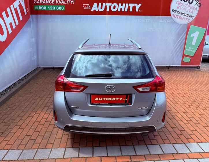 Toyota Auris 7