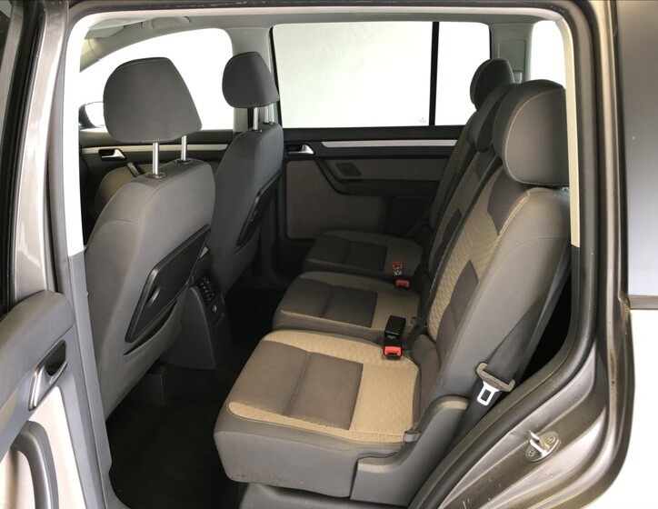 Volkswagen Touran 10