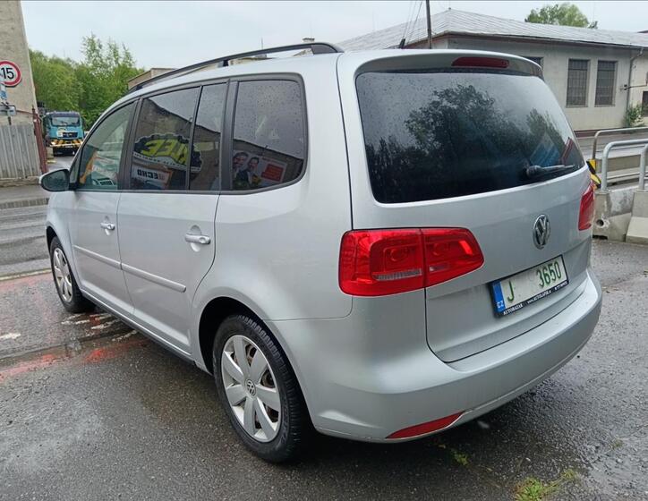 Volkswagen Touran 9