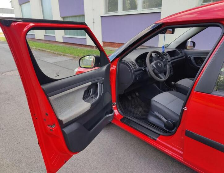 Škoda Roomster 8