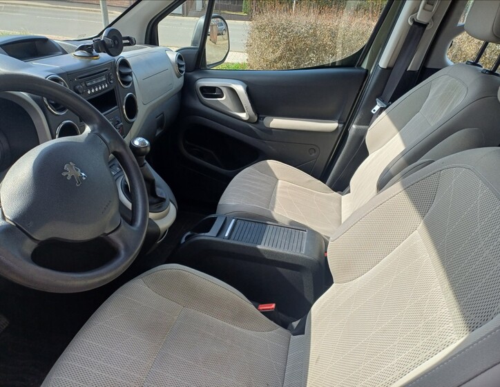 Peugeot Partner 8