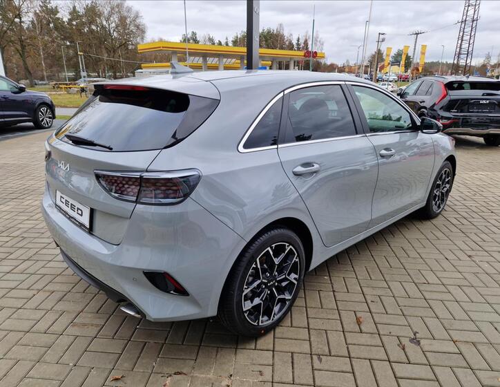 KIA Ceed 5