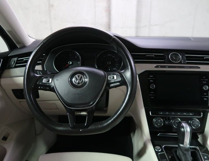 Volkswagen Passat 16