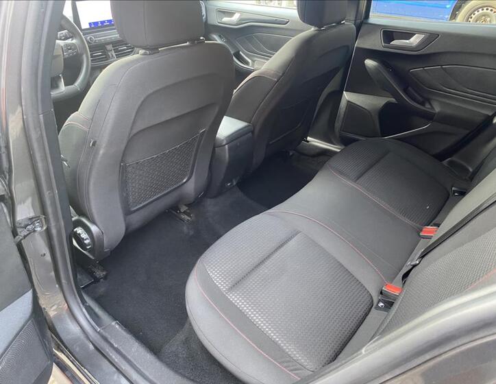 Ford Focus 13