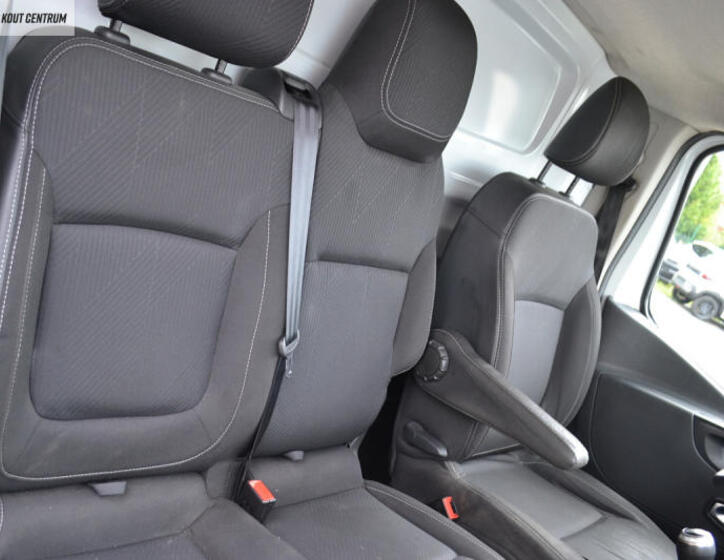 Renault Trafic 10
