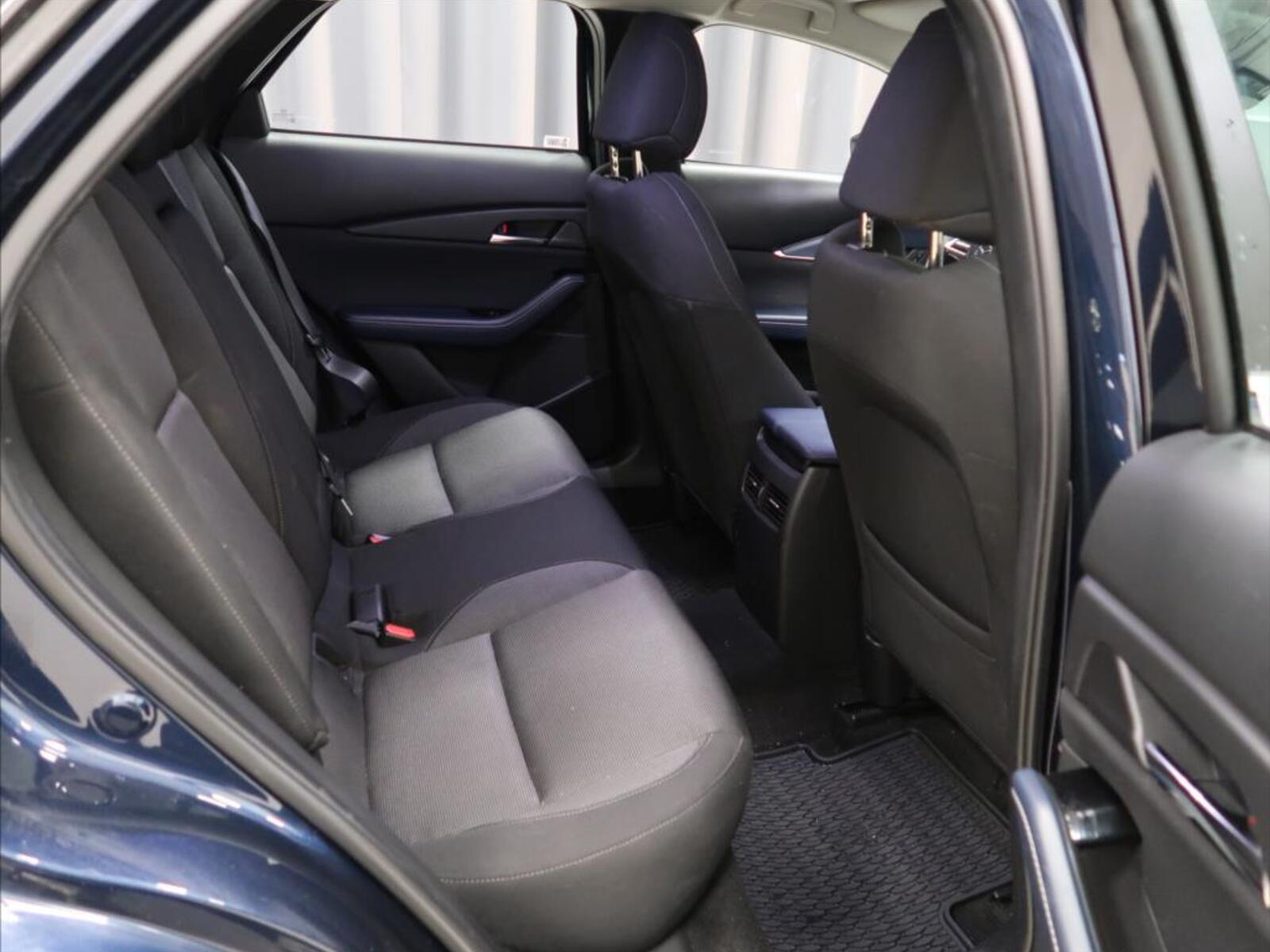 Mazda CX-30 10