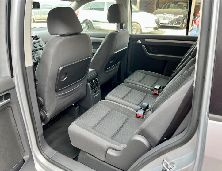 Volkswagen Touran 13