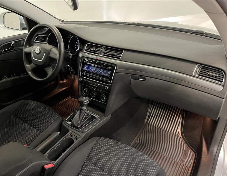Škoda Superb 14