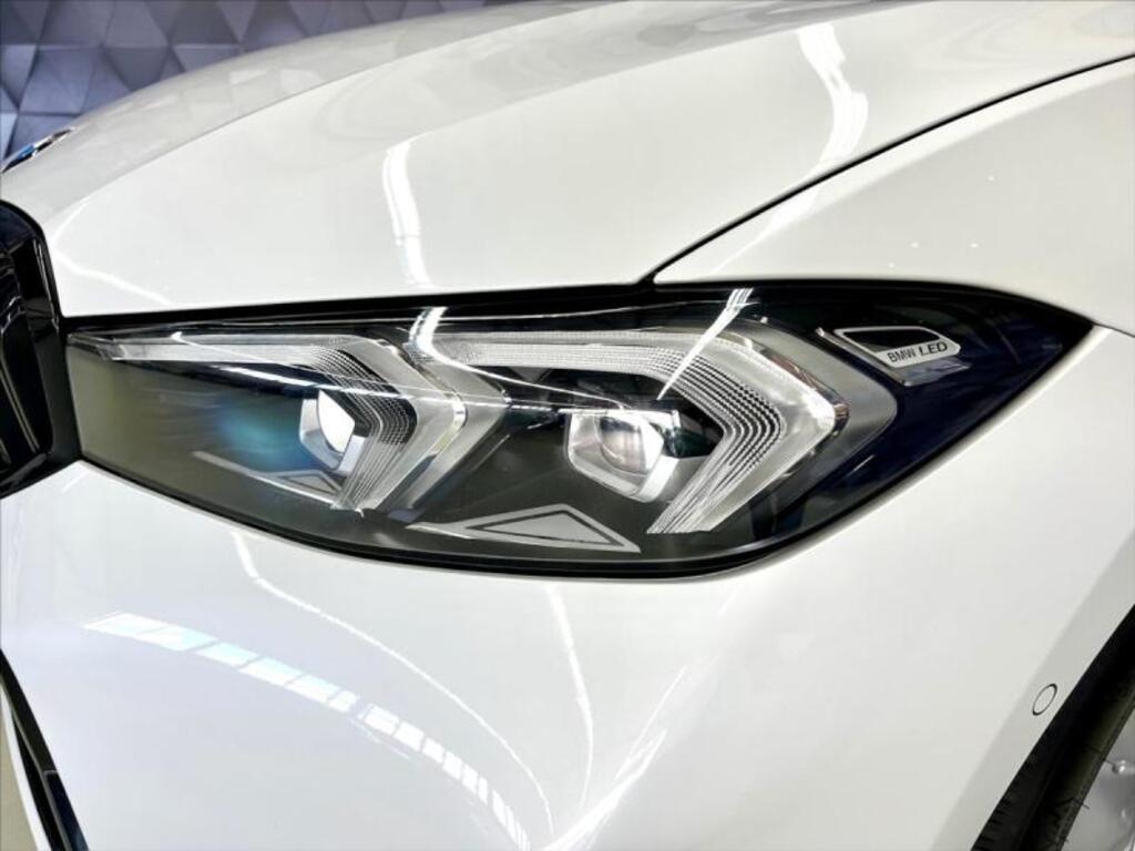 BMW Řada 3 8