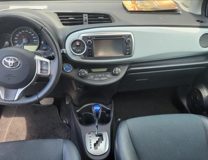 Toyota Yaris 9