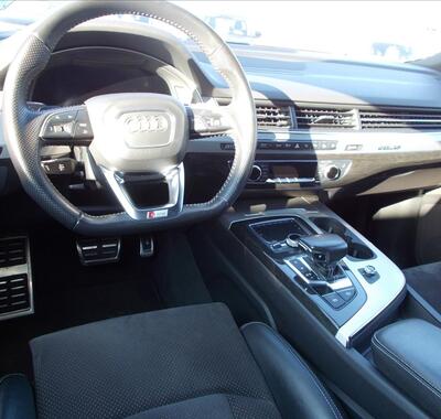Audi Q7 21