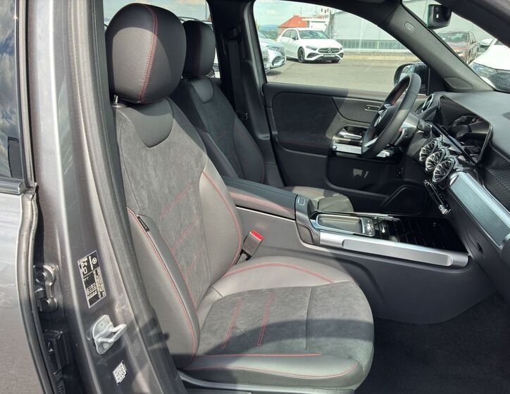 Mercedes-Benz GLB 6