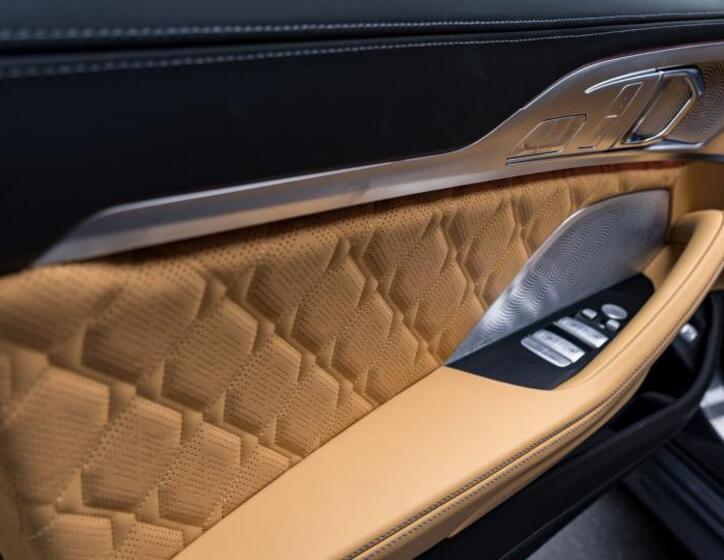 BMW M8 11