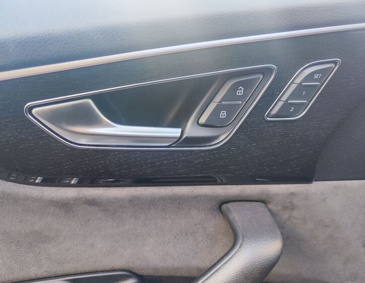 Audi Q8 38