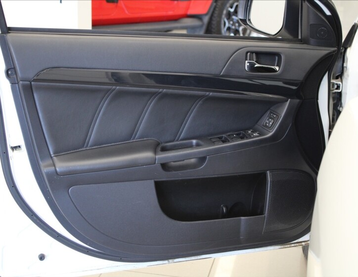 Mitsubishi Lancer 13
