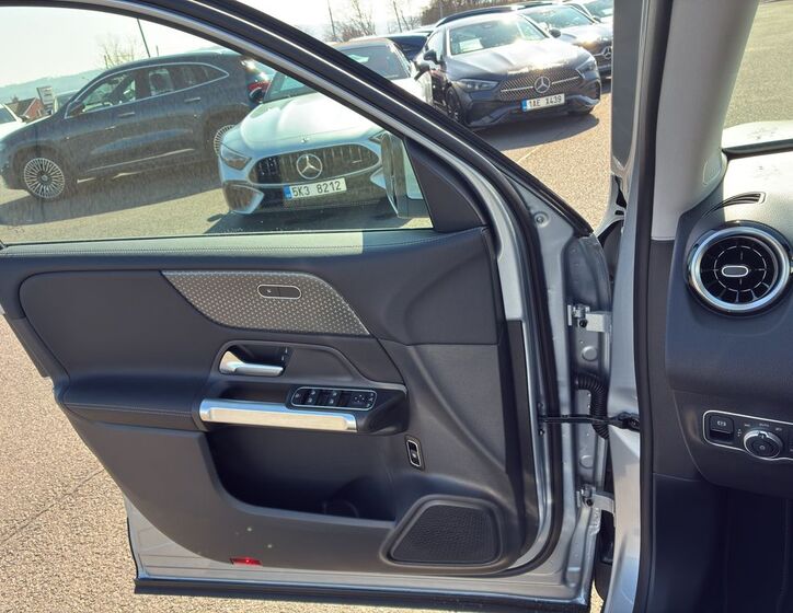 Mercedes-Benz GLB 22