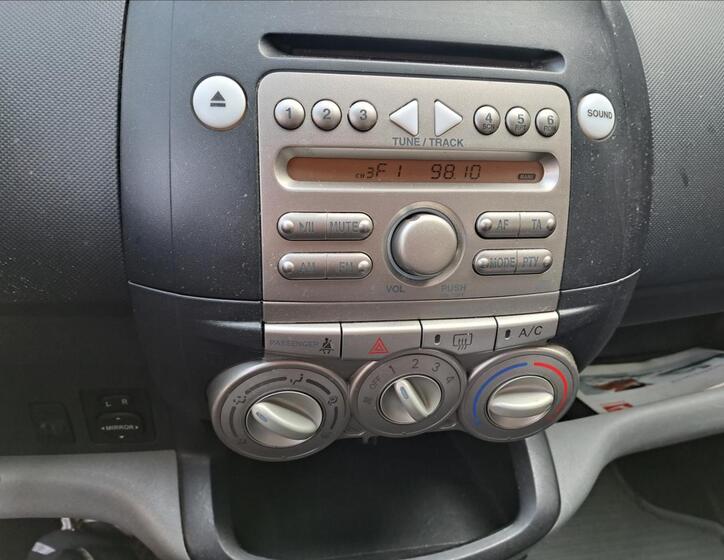 Daihatsu Sirion 24