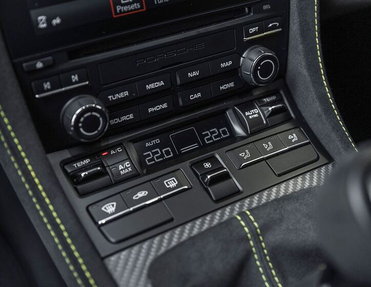 Porsche Cayman 19