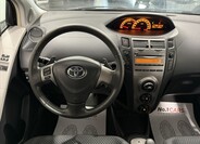 Toyota Yaris 14
