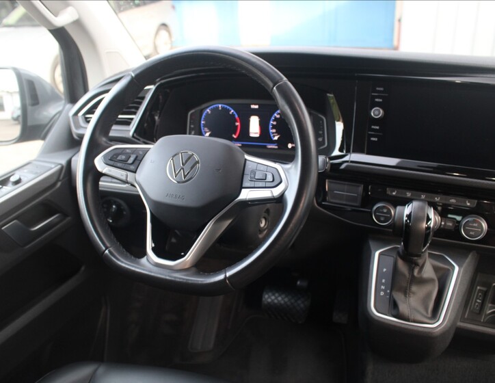 Volkswagen Multivan 16