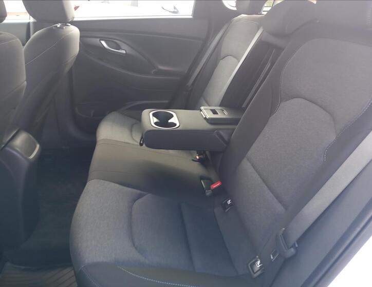Hyundai i30 19