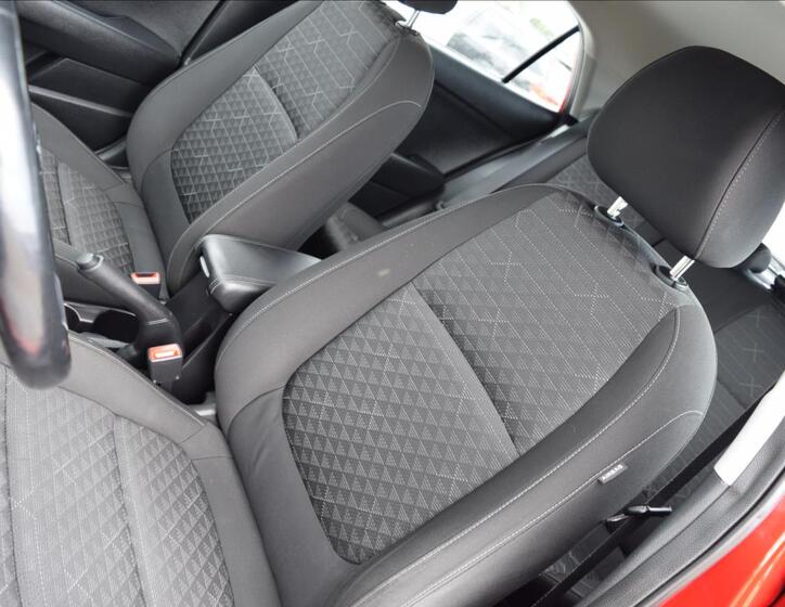 KIA Rio 14