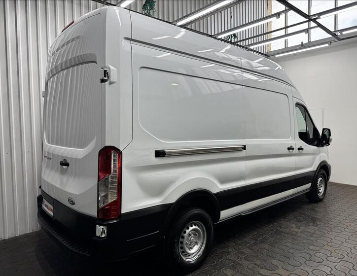 Ford Transit 8