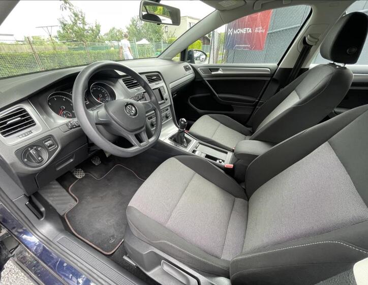 Volkswagen Golf 16