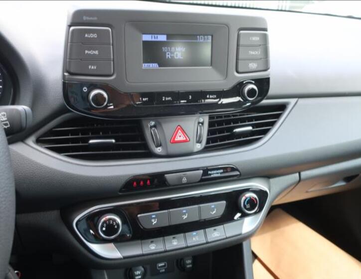 Hyundai i30 18