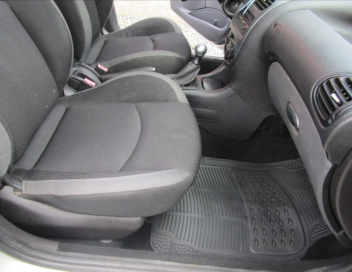 Peugeot 206 16