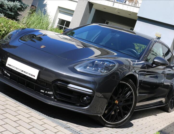 Porsche Panamera 6