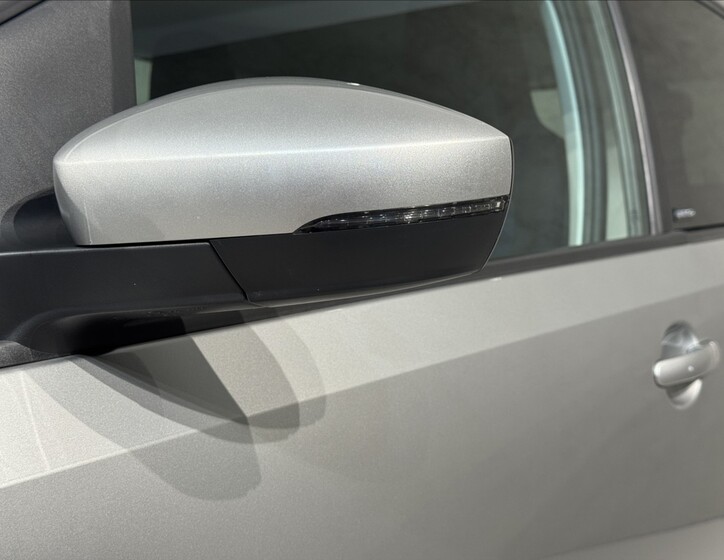 Volkswagen e-up! 8
