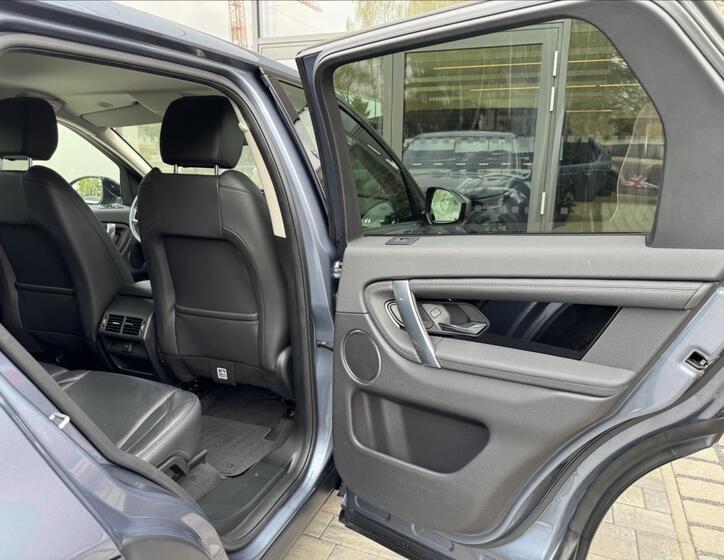 Land Rover Discovery Sport 11