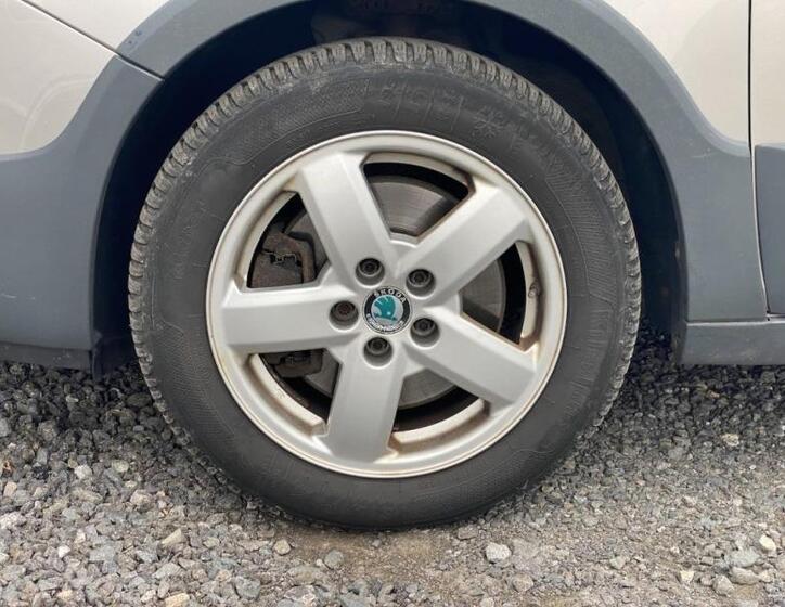 Škoda Roomster 9