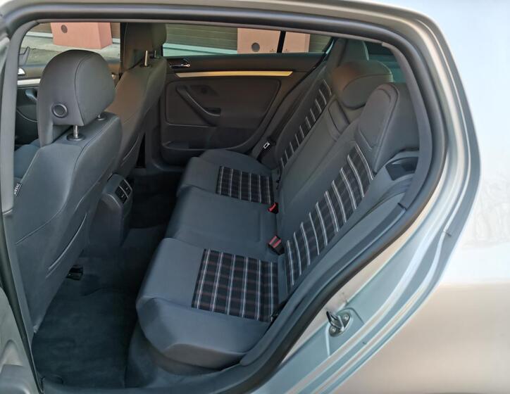 Volkswagen Golf 14