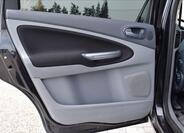 Ford Galaxy 26