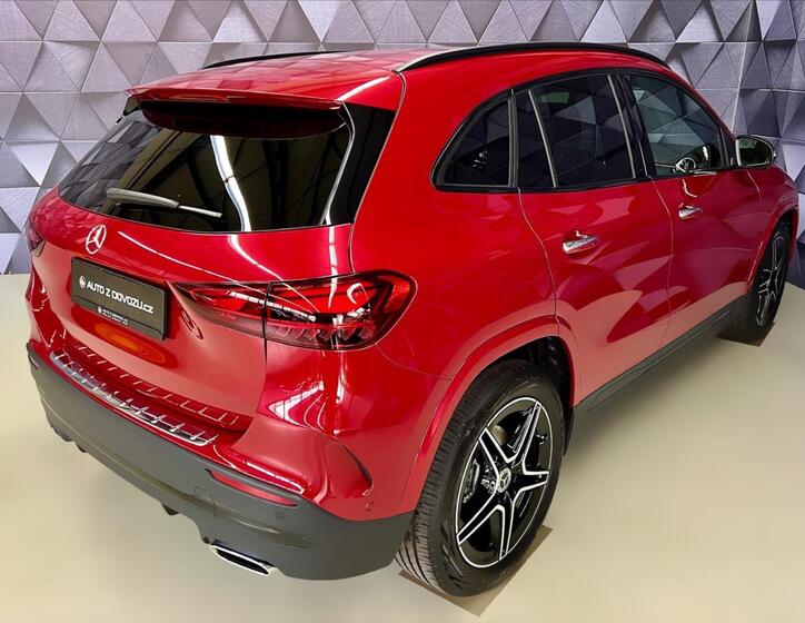 Mercedes-Benz GLA 6