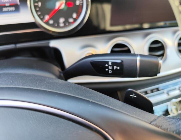 Mercedes-Benz Třídy E 24