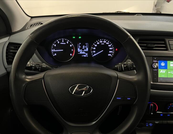 Hyundai i20 11