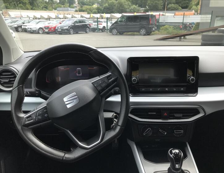 Seat Arona 8